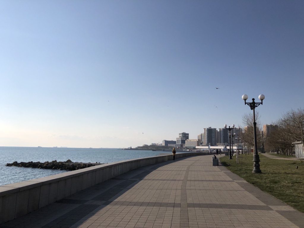 Ранняя осень на набережной
